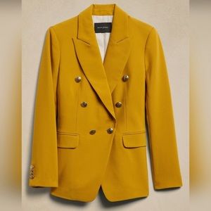 Stunning gold Banana Republic blazer, brand new with tags! Size 6P $125 OBO